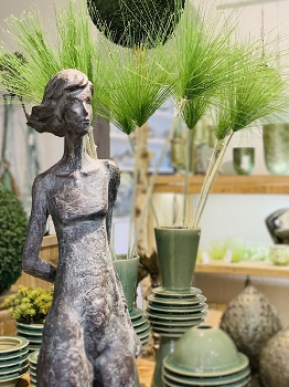 FrauenSkulptur Hilda, Polyresin, 14,5x14x81 cm