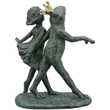 Mädchen mit Frosch TroupeR, Polyresin, 29x18,5x35,5 cm
