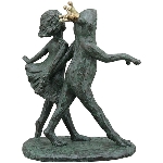Mädchen mit Frosch TroupeR, Polyresin, 29x18,5x35,5 cm