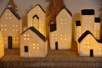 Haus mit LED CœuR, grau, Porzellan, 9,3x7,5x15,5 cm